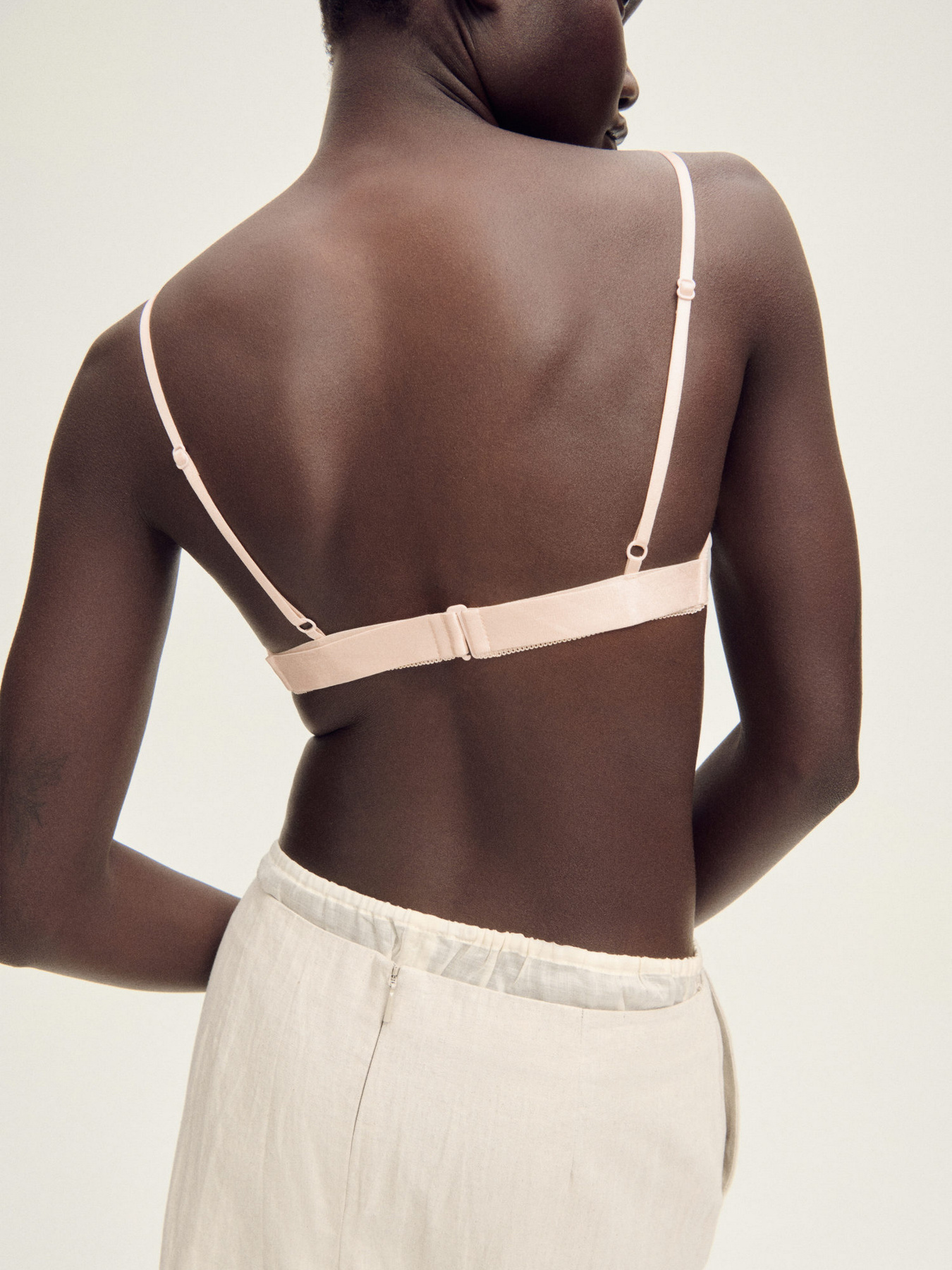 Бюстгальтер MANGO модель 87057904_5 Бюстгальтер MANGO модель 87057904_5 Фото