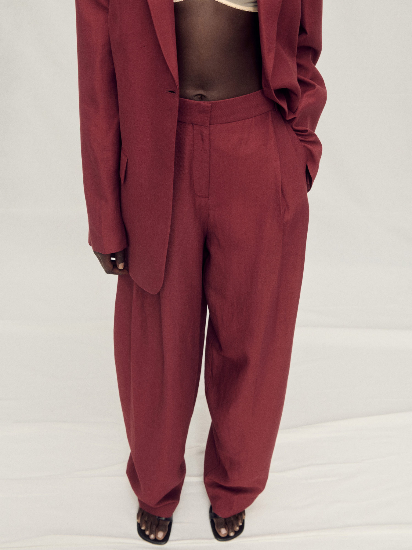 Классические штаны MANGO модель 87007721_77 Классические штаны MANGO модель 87007721_77 Фото