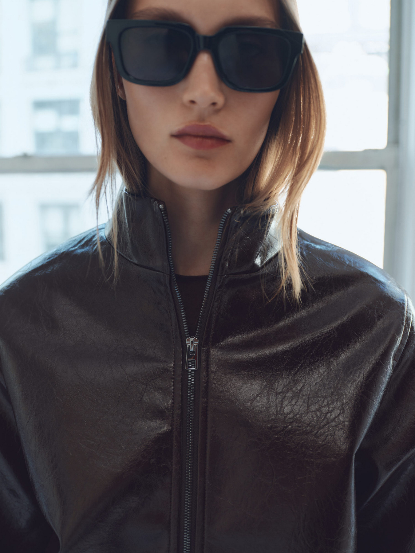 Шкіряна куртка MANGO модель 87070640_30 Фото