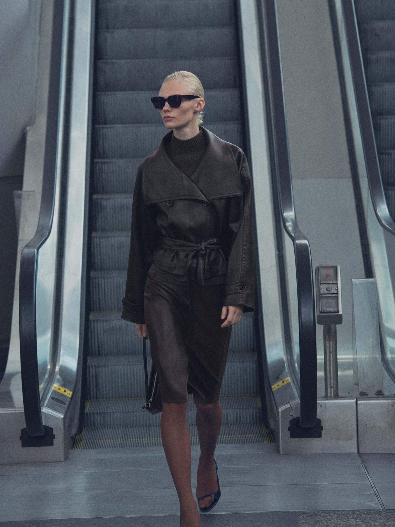 Шкіряна куртка MANGO модель 87070651_30 Фото