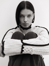 Свитер MANGO Shadow модель 67010485_2 Свитер MANGO Shadow модель 67010485_2 Фото