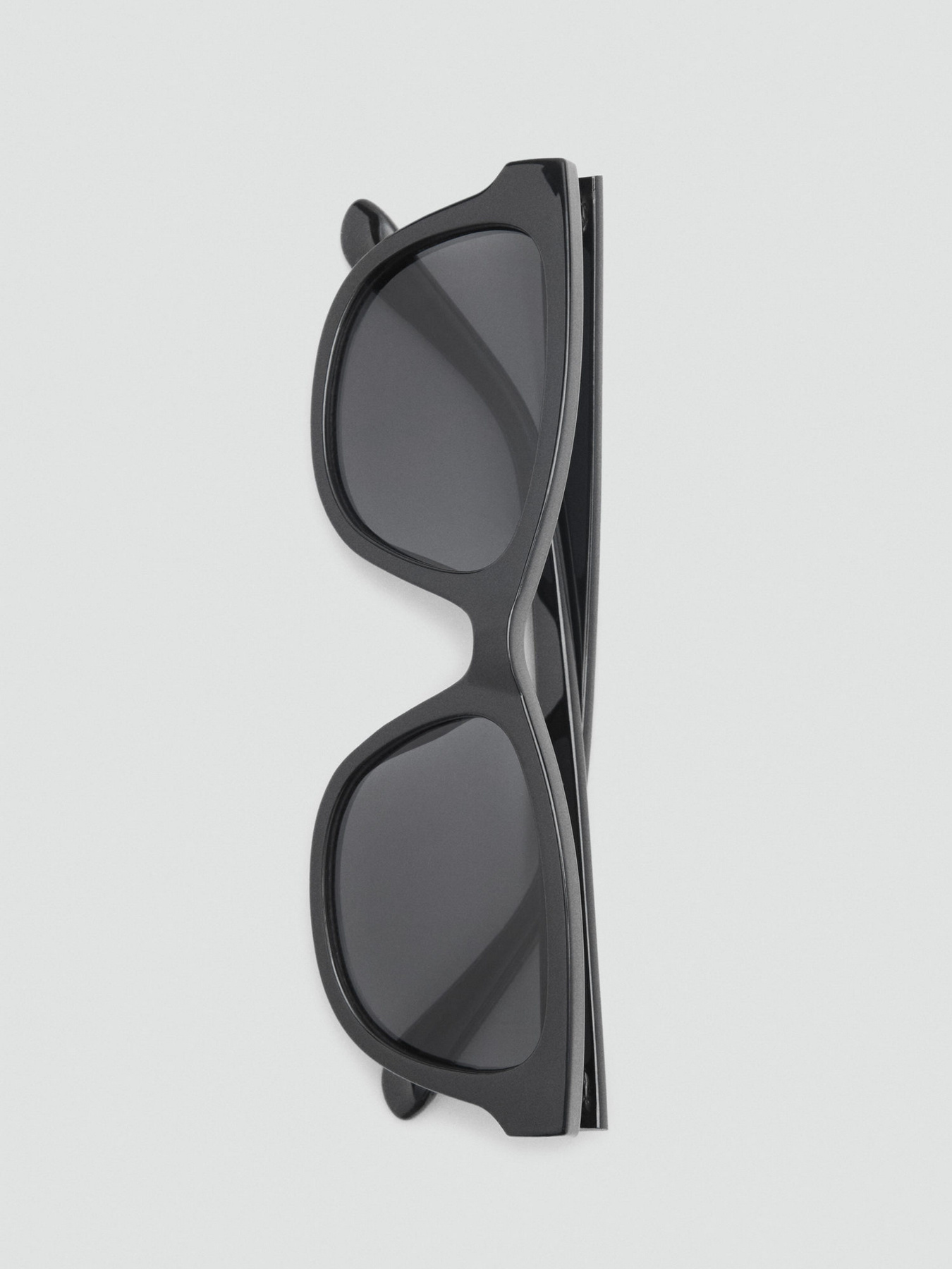 Солнцезащитные очки MANGO модель 17011134_99 Солнцезащитные очки MANGO модель 17011134_99 Фото