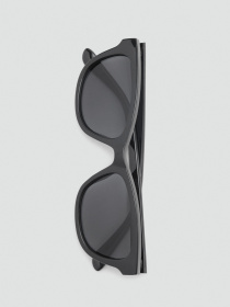 Солнцезащитные очки MANGO модель 17011134_99 Солнцезащитные очки MANGO модель 17011134_99 Фото