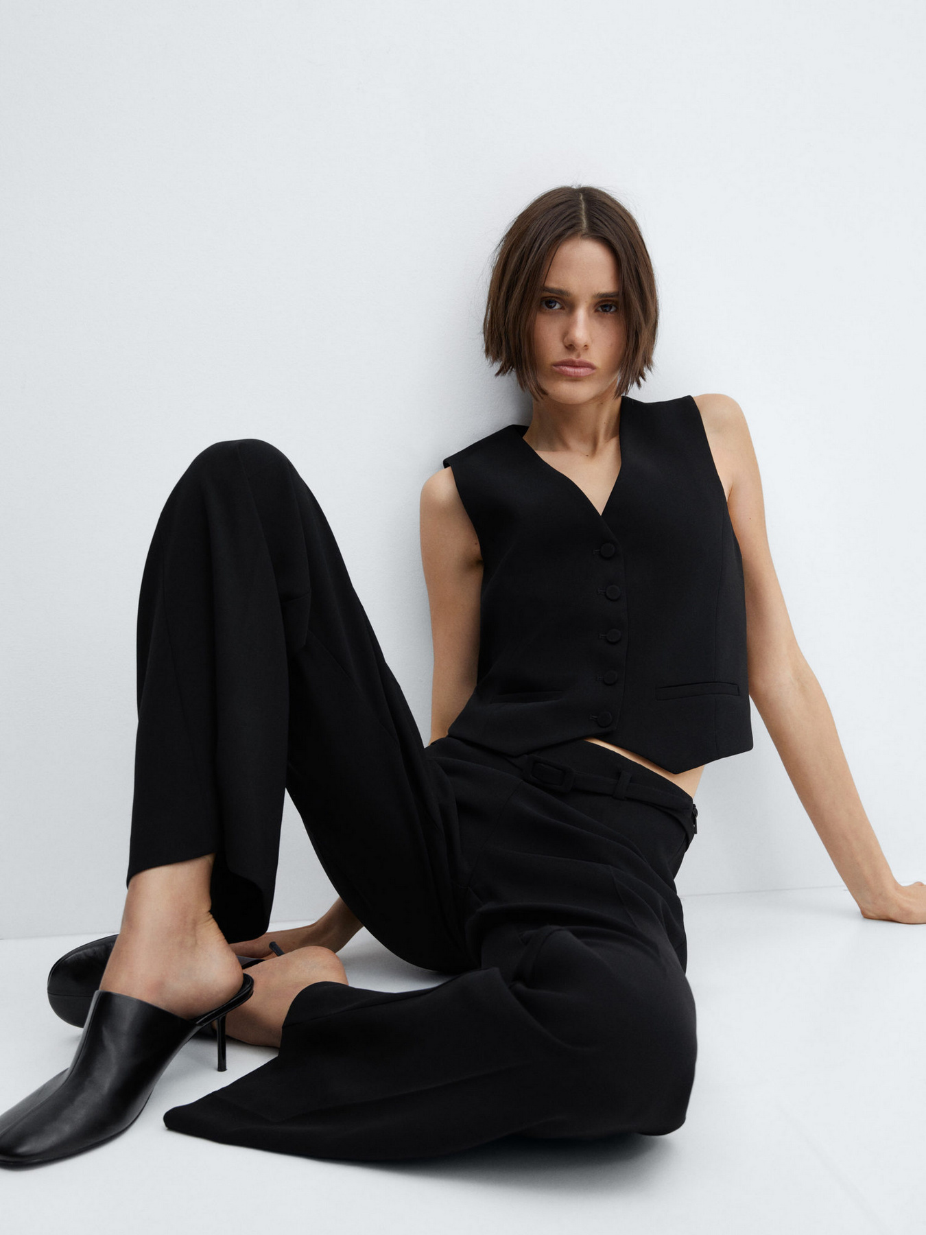 Классические штаны MANGO Iguana модель 67021011_99 Классические штаны MANGO Iguana модель 67021011_99 Фото