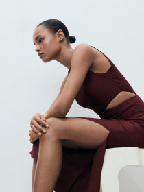 Платье миди MANGO модель 17011166_76 Платье миди MANGO модель 17011166_76 Фото