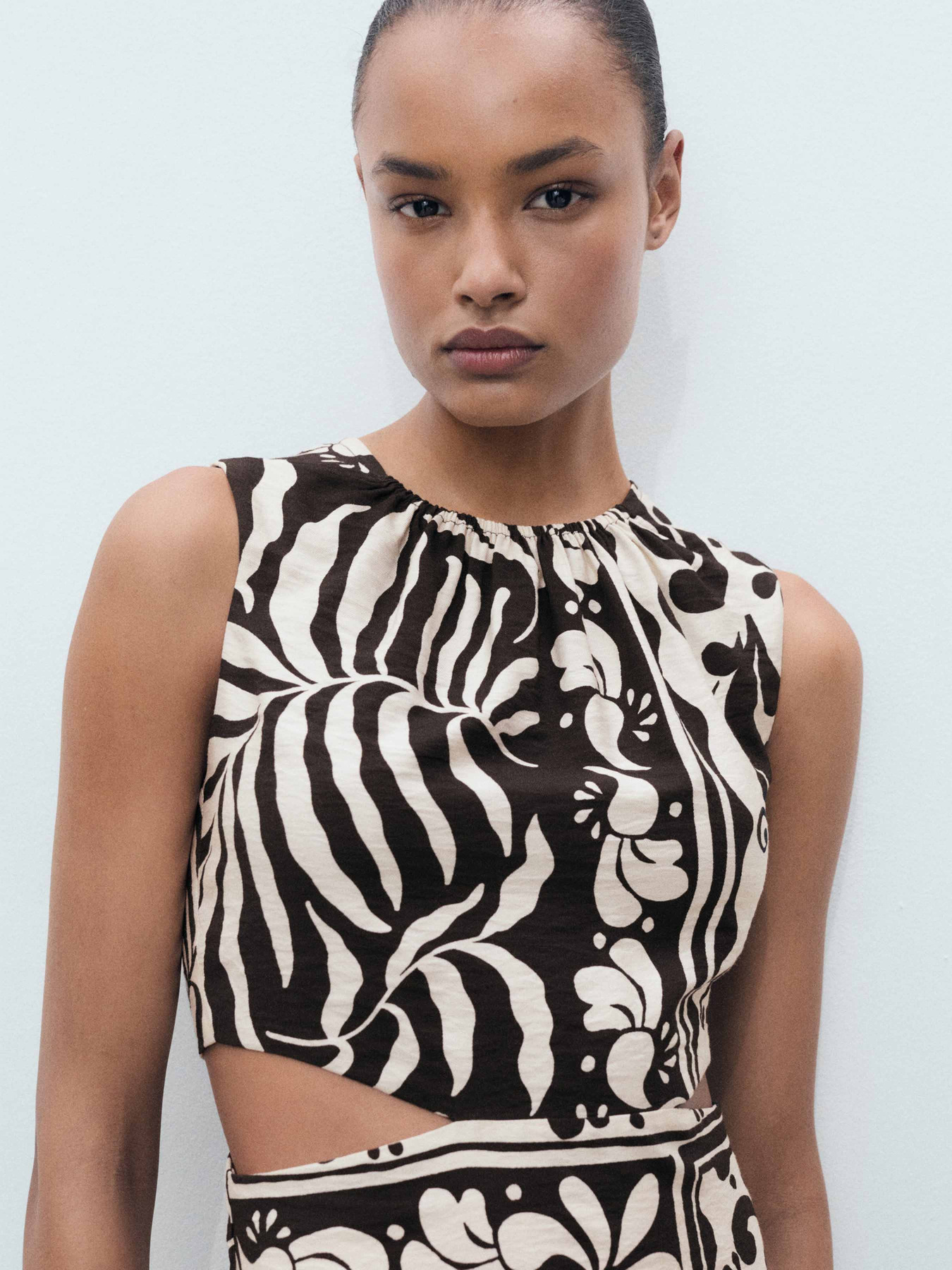 Платье миди MANGO модель 17011166_99 Платье миди MANGO модель 17011166_99 Фото