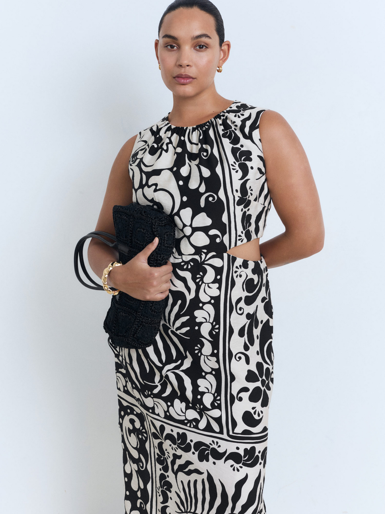 Платье миди MANGO модель 17011166_99 Платье миди MANGO модель 17011166_99 Фото