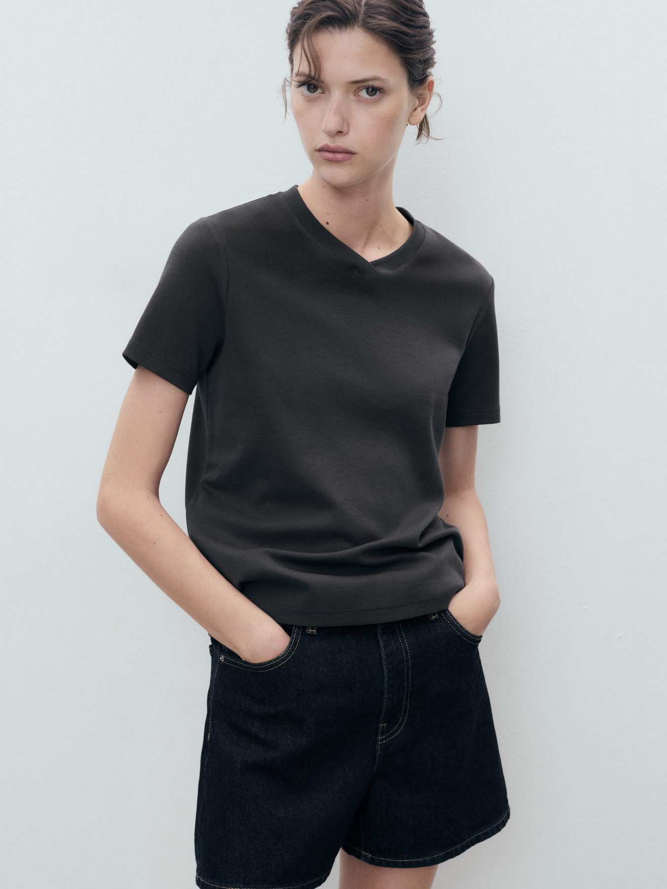 Футболка MANGO модель 17021198_99 Футболка MANGO модель 17021198_99 Фото