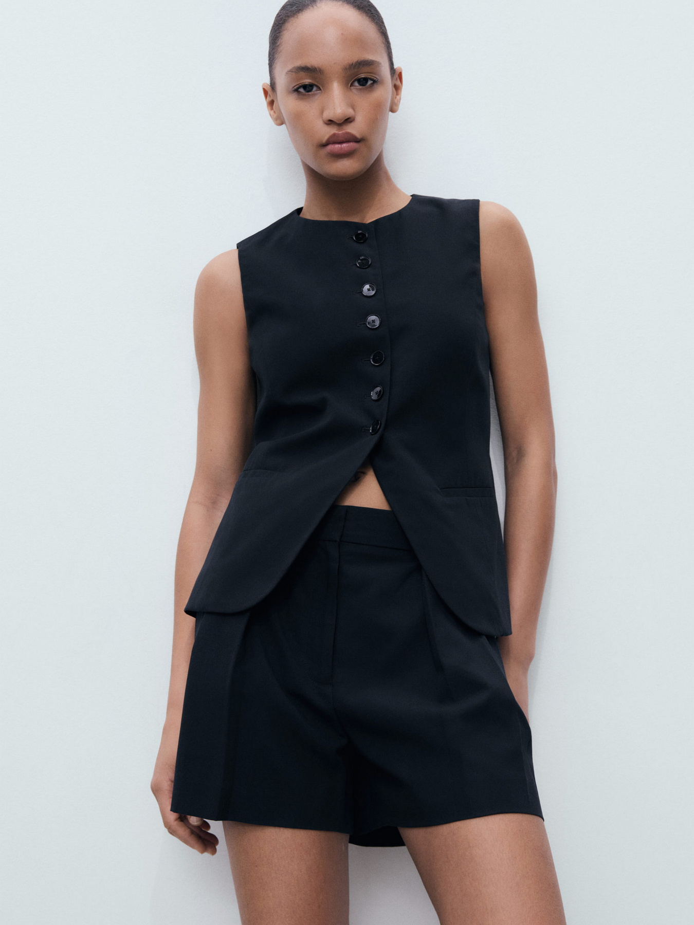 Повседневные шорты MANGO модель 17041206_99 Повседневные шорты MANGO модель 17041206_99 Фото