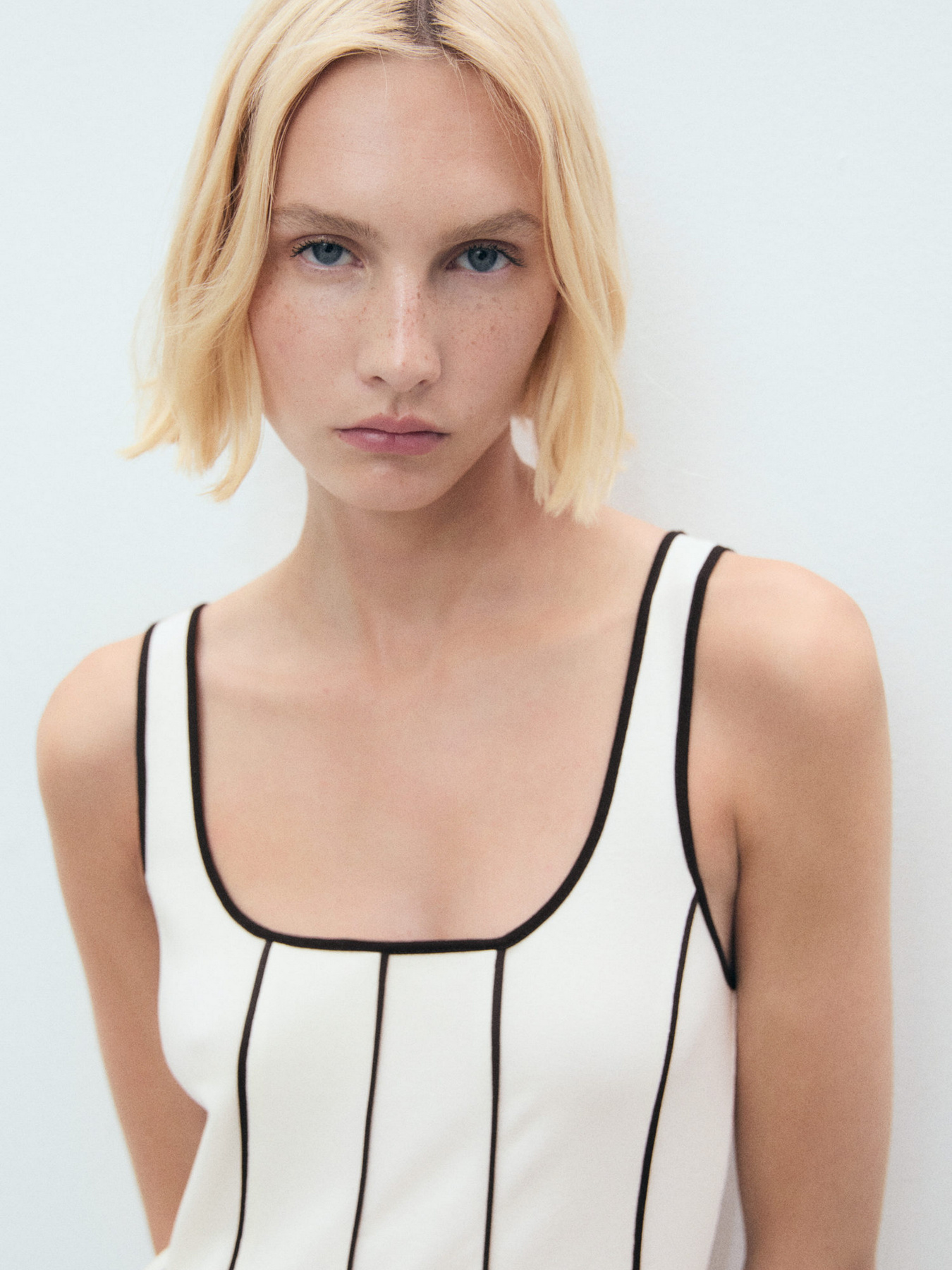 Платье миди MANGO модель 17051272_5 Платье миди MANGO модель 17051272_5 Фото