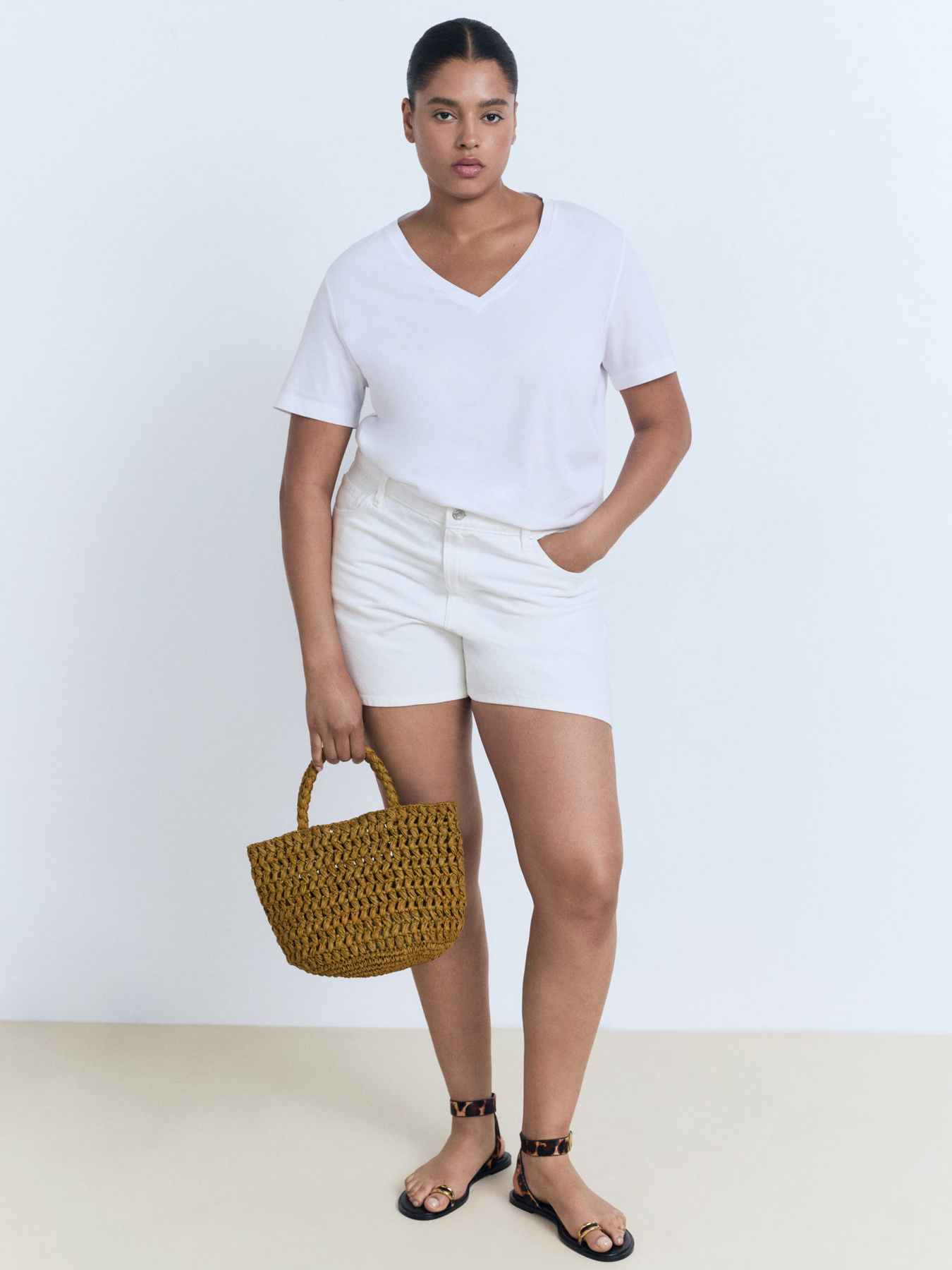 Футболка MANGO модель 17061516_1 Фото