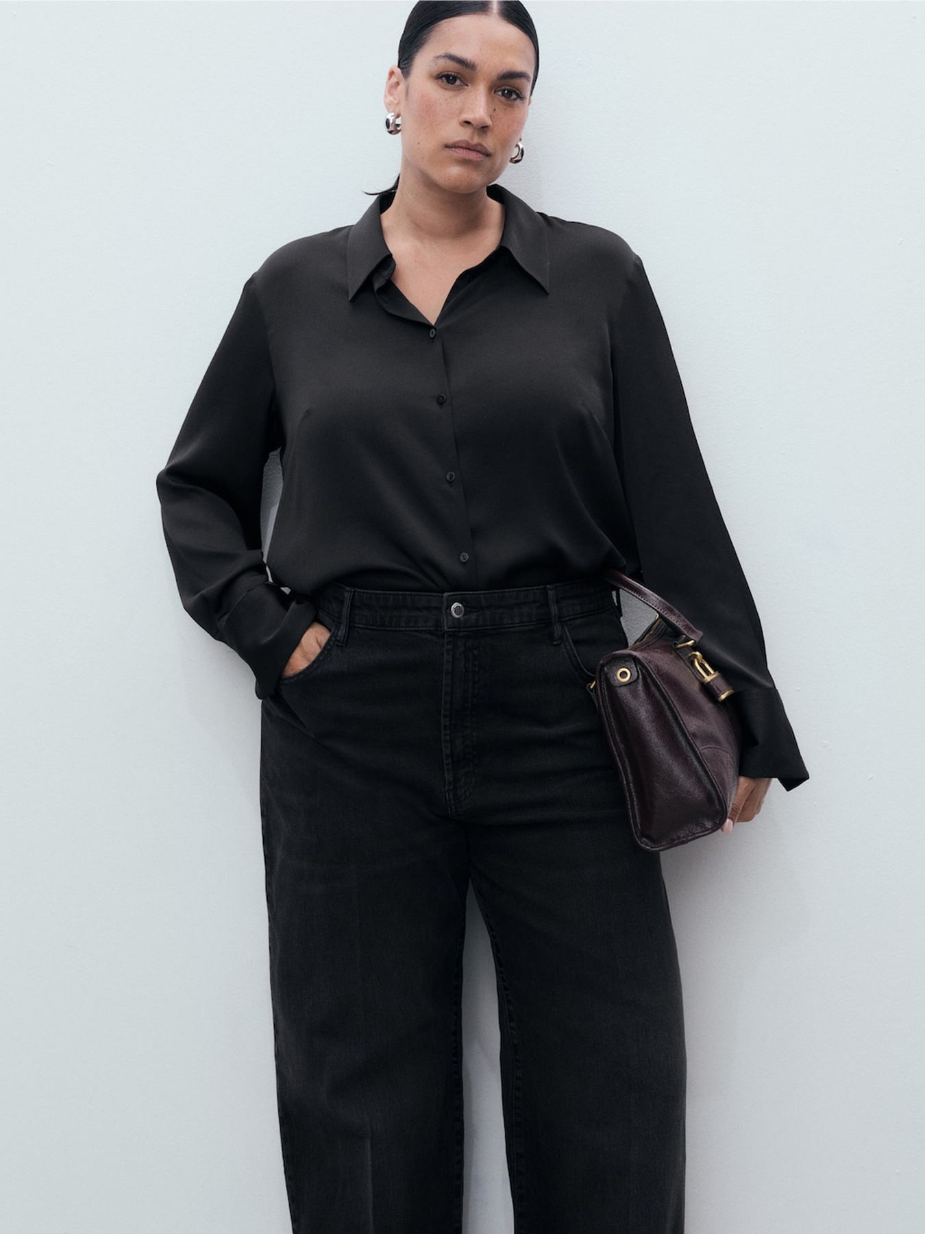 Расклешенные джинсы MANGO модель 17015801_TN Фото