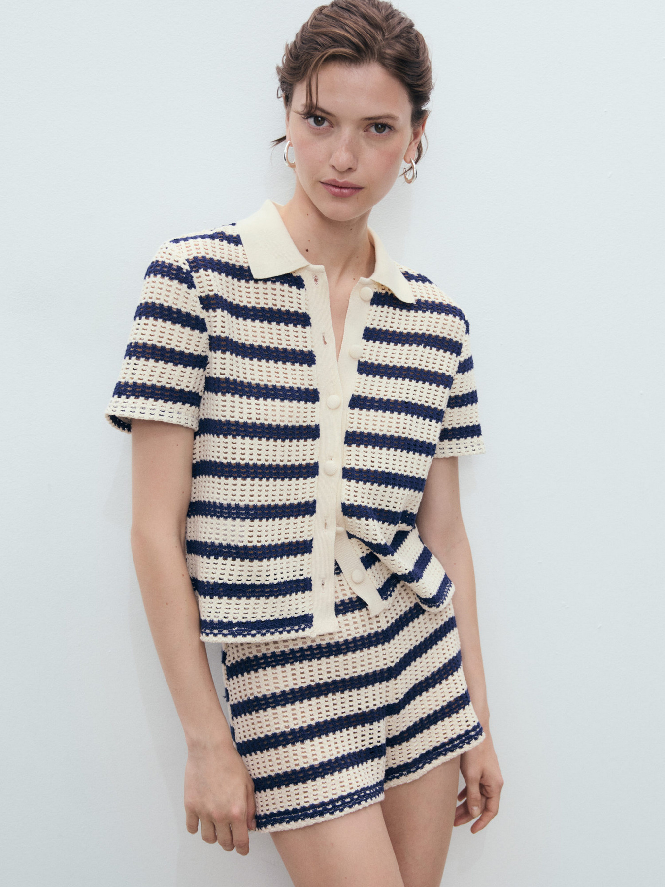 Повседневные шорты MANGO модель 17051220_56 Повседневные шорты MANGO модель 17051220_56 Фото