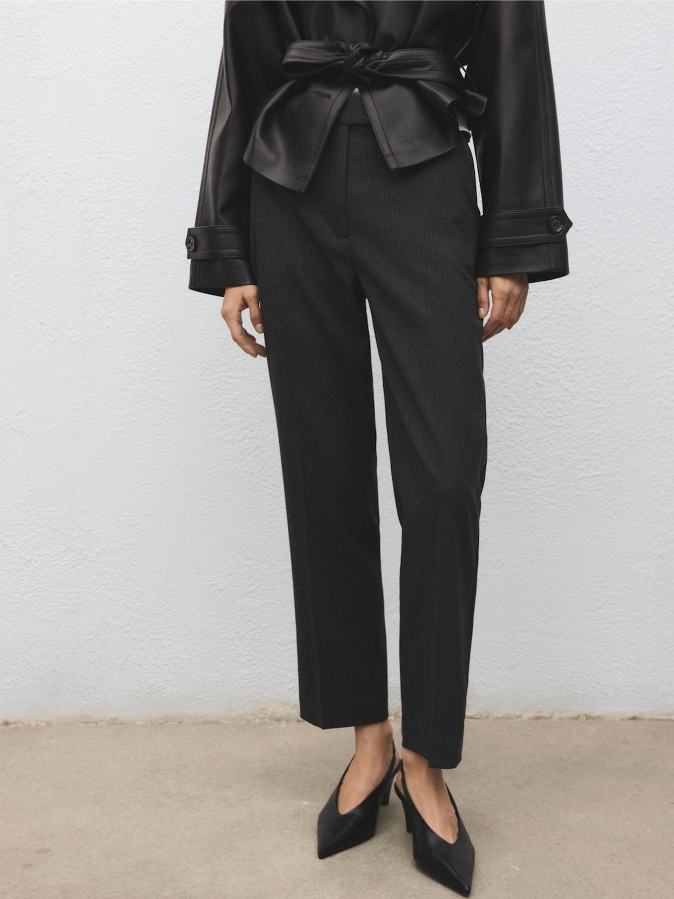 Брюки классические MANGO модель 17065799_92 Фото