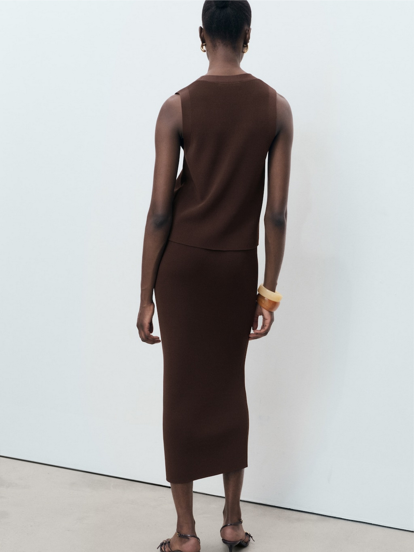 Юбка миди MANGO модель 17074098_32 Юбка миди MANGO модель 17074098_32 Фото