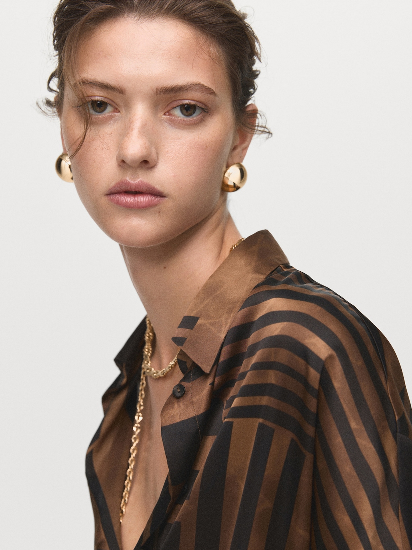 Рубашка повседневная MANGO модель 17035830_30 Рубашка повседневная MANGO модель 17035830_30 Фото