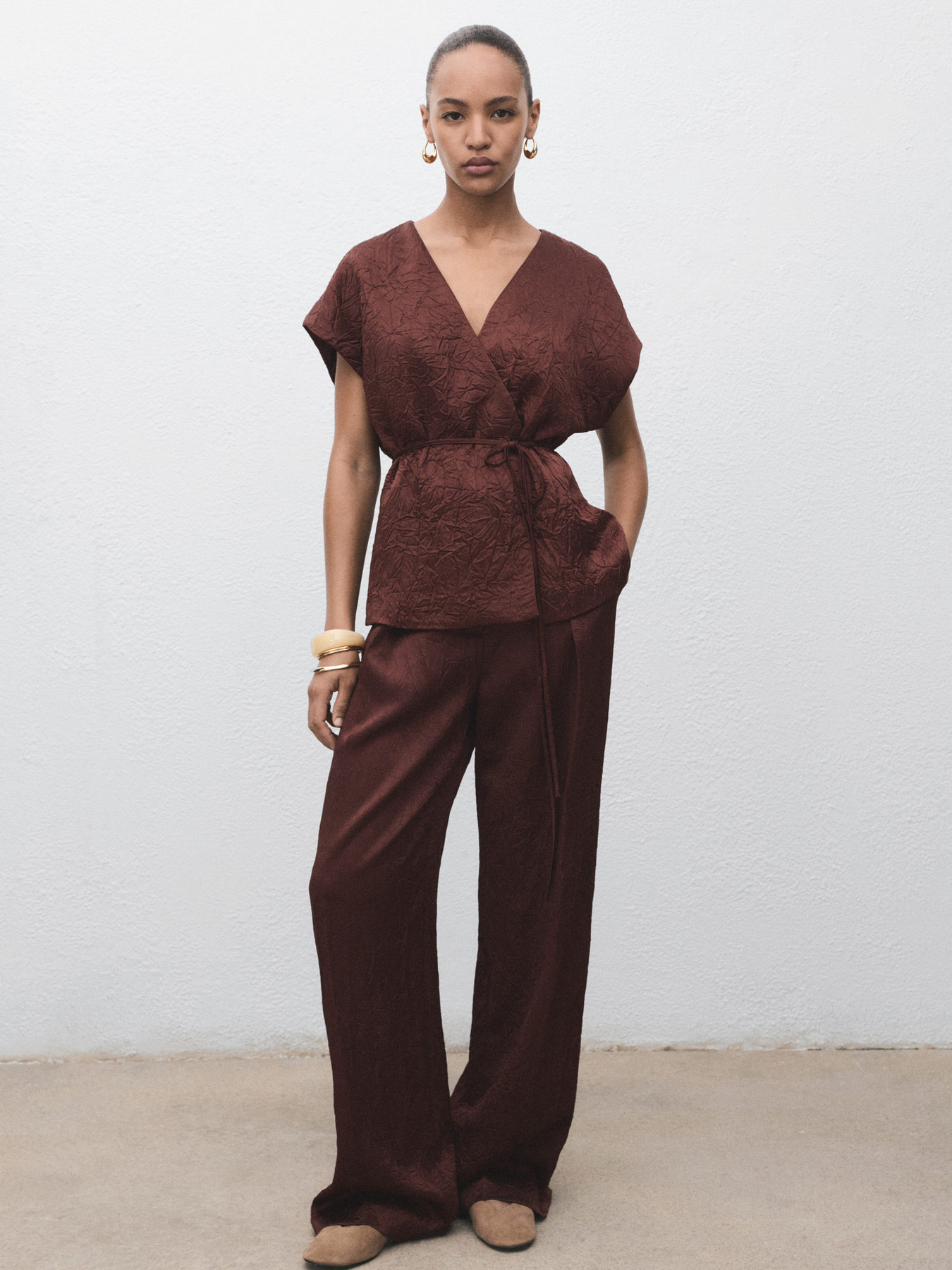 Класичні штани MANGO модель 17014148_32 Фото