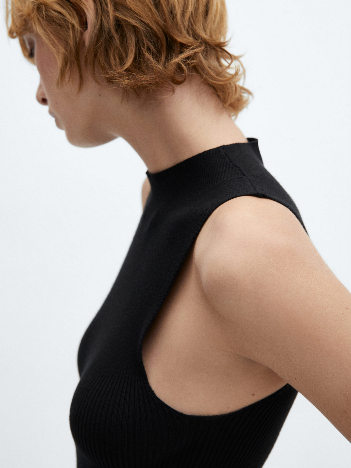 Платье миди MANGO Perez модель 67070466_99 Платье миди MANGO Perez модель 67070466_99 Фото