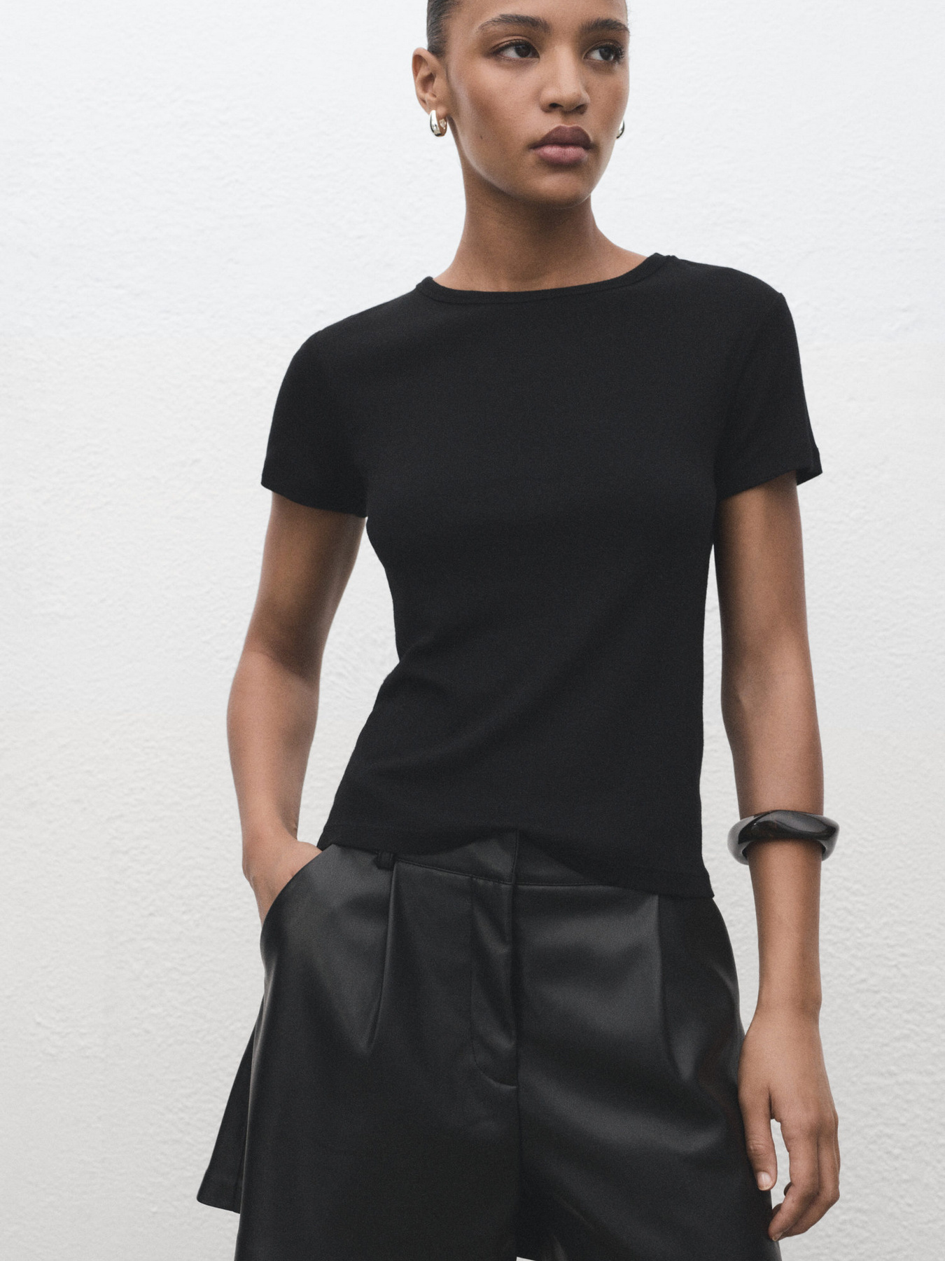 Повсякденні шорти MANGO модель 17035168_99 Повсякденні шорти MANGO модель 17035168_99 Фото