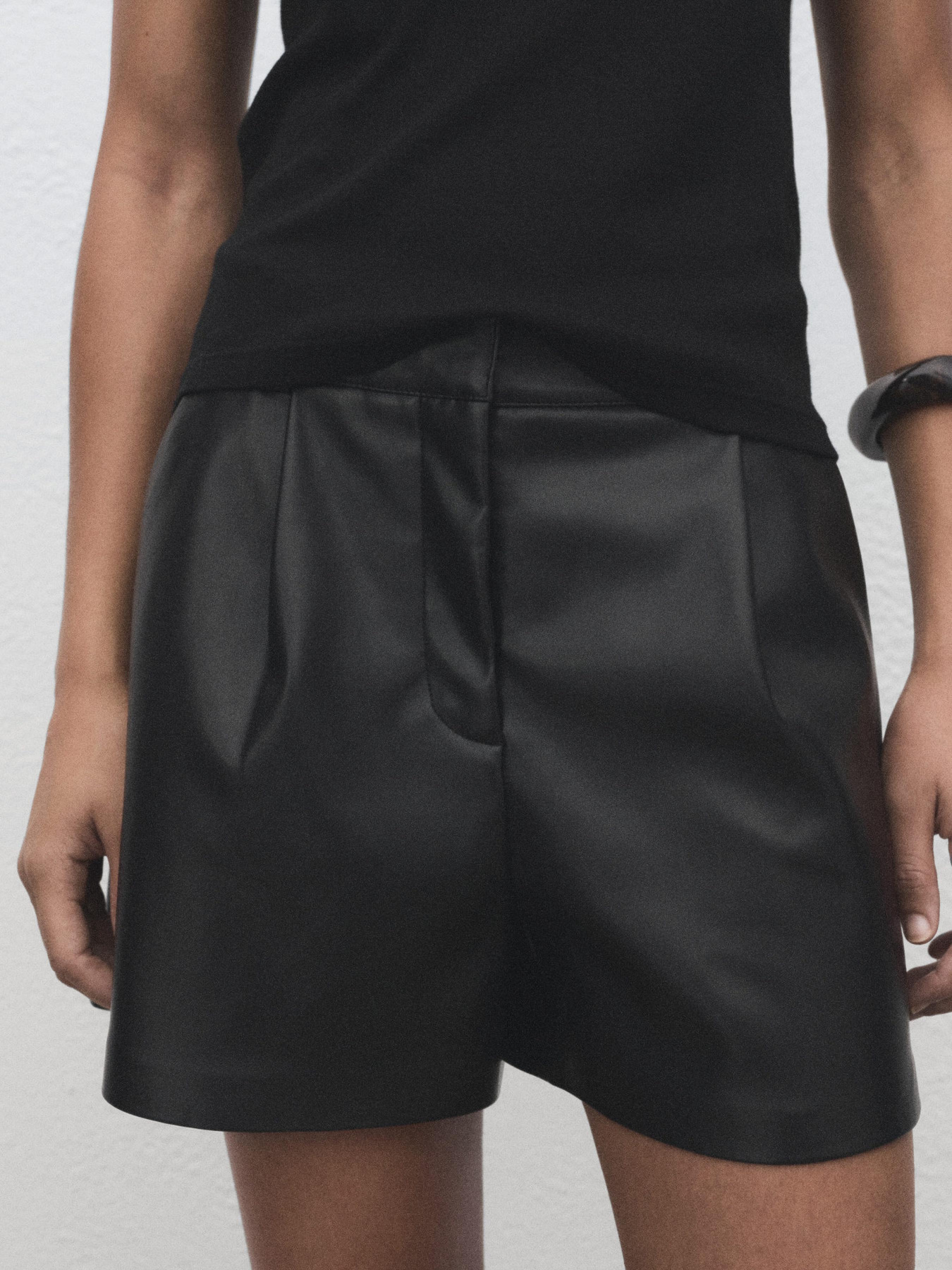 Повсякденні шорти MANGO модель 17035168_99 Повсякденні шорти MANGO модель 17035168_99 Фото