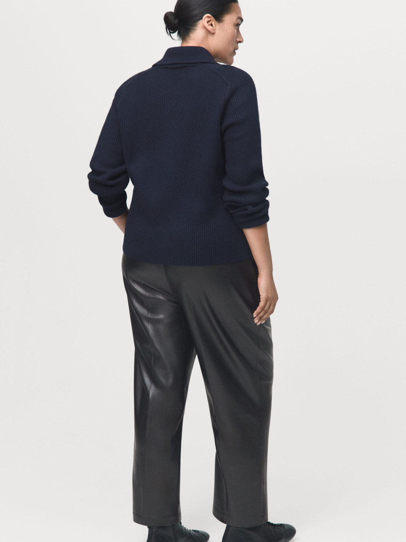 Штани повсякденні MANGO модель 17075974_99 Фото