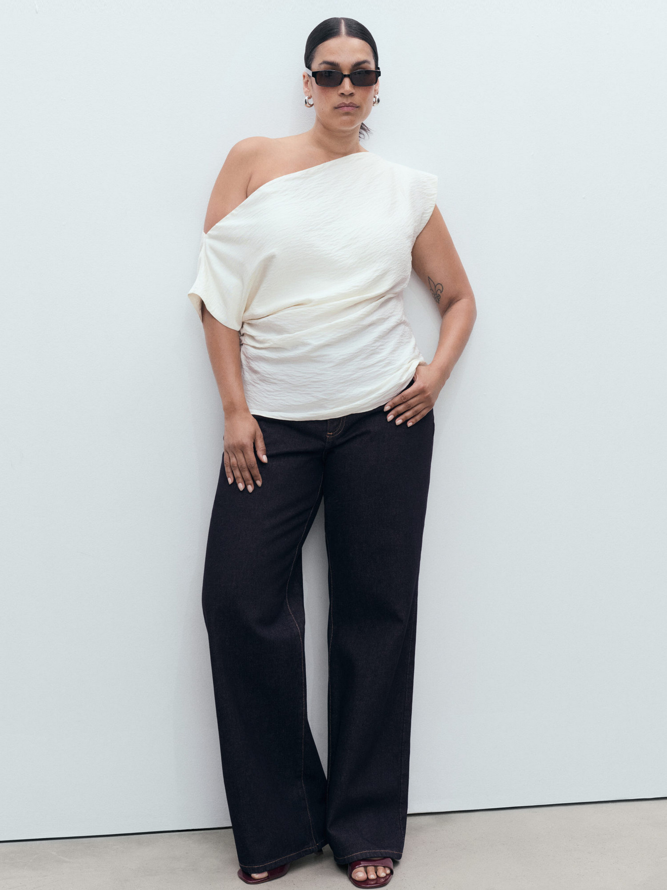 Прямые джинсы MANGO модель 17025799_TS Фото