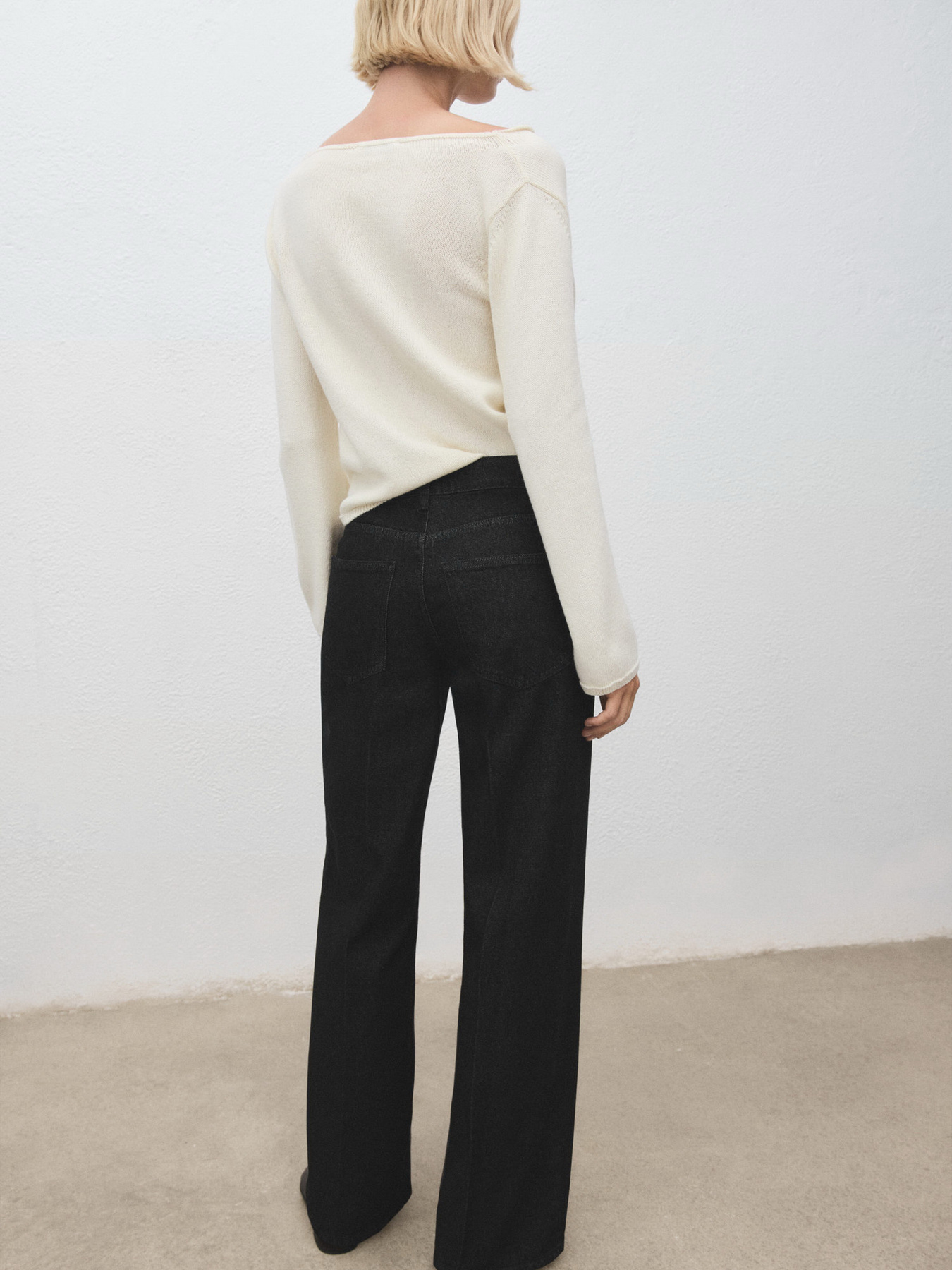 Джинси кльош MANGO модель 17046744_99 Фото