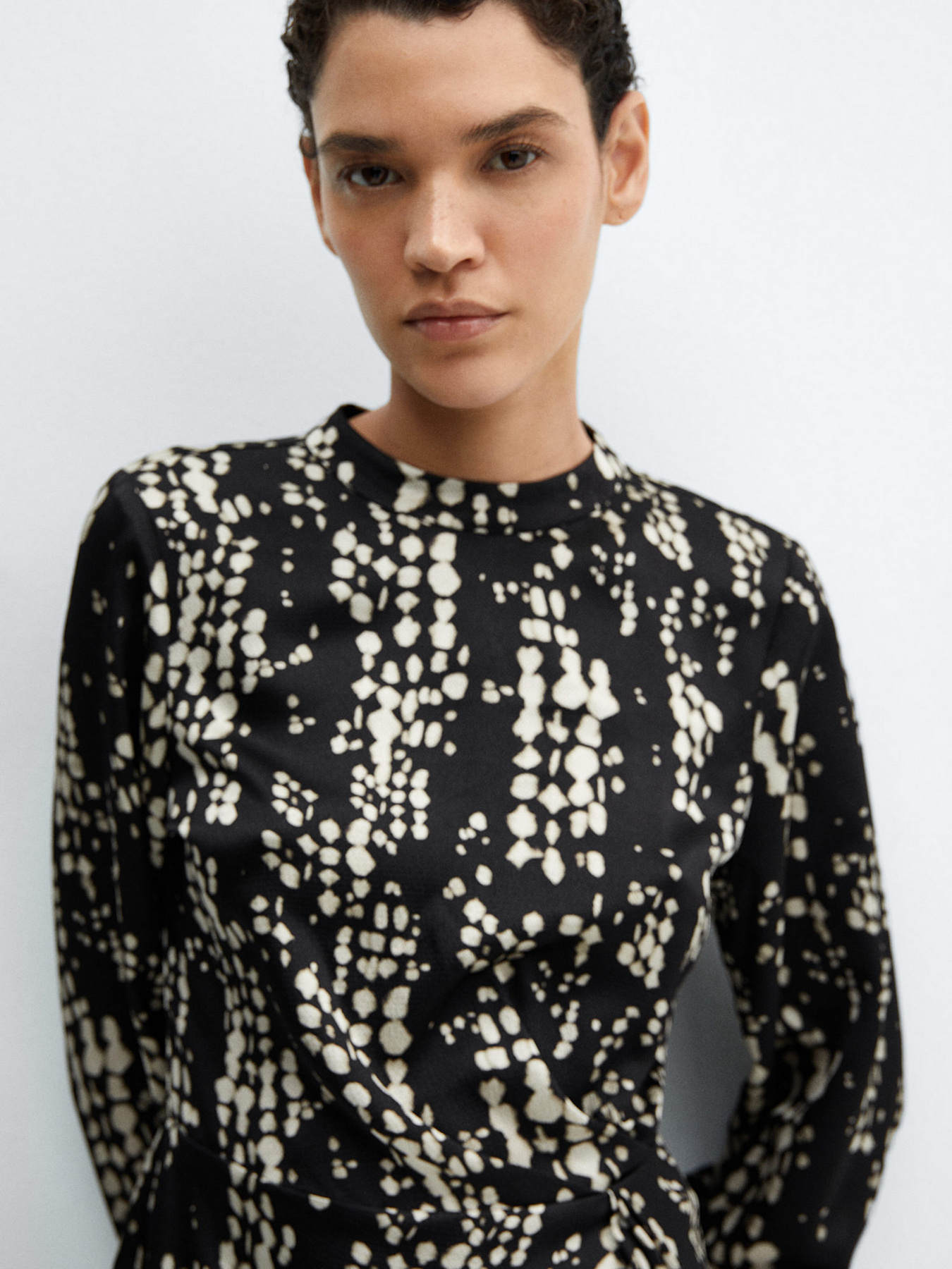 Платье мини MANGO Cole модель 67090461_99 Фото