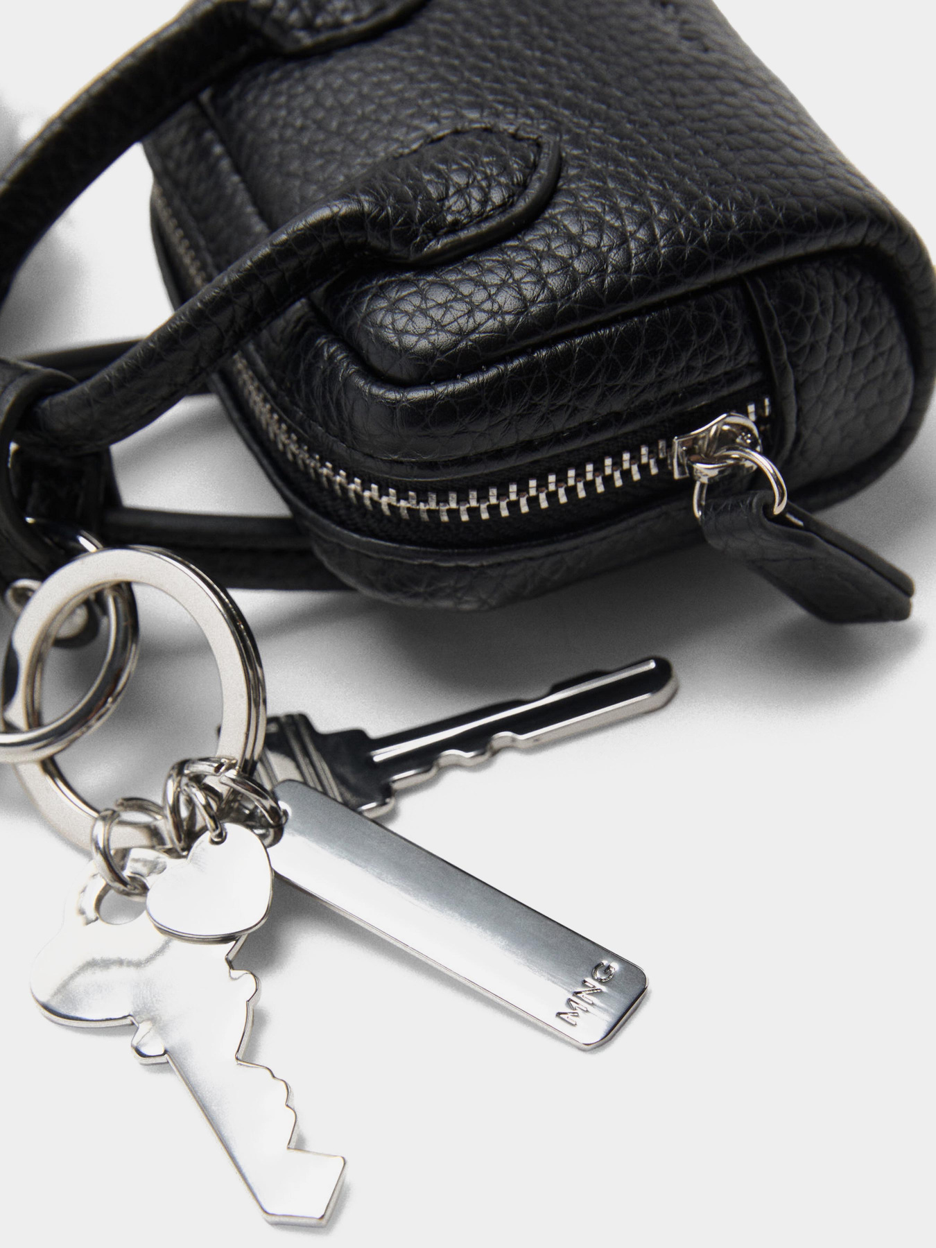 Брелок MANGO модель 17035998_92 Фото