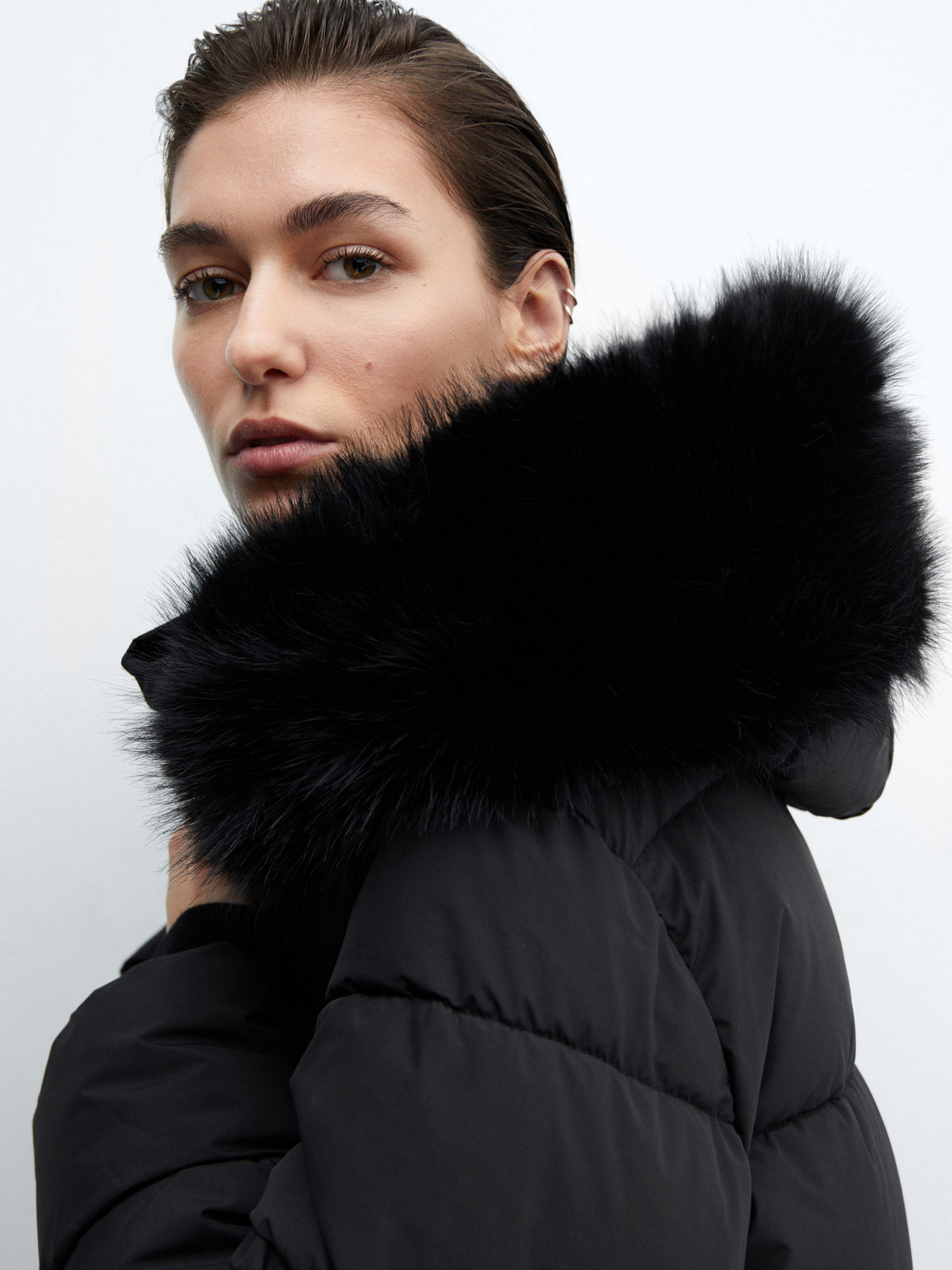 Зимова куртка MANGO Deluxy модель 67090646_99 Фото