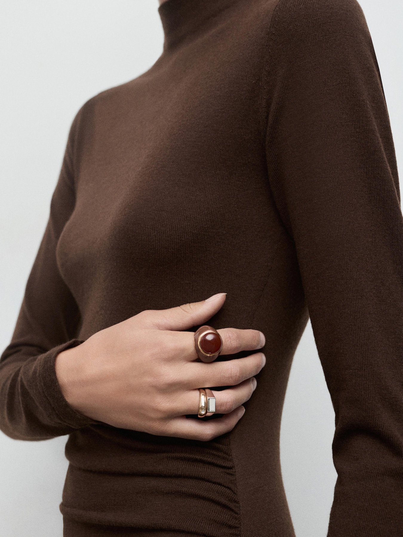 Сукня міді MANGO модель 17087799_32 Сукня міді MANGO модель 17087799_32 Фото