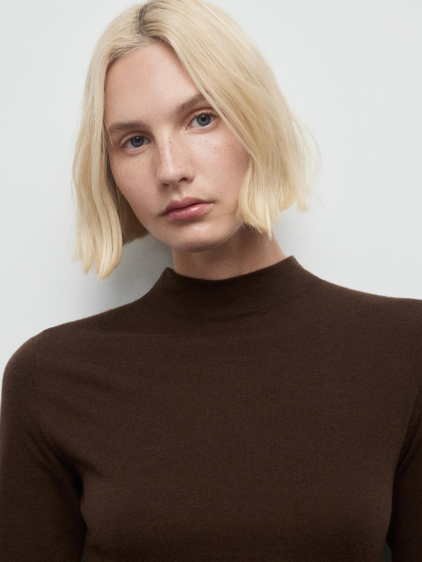 Сукня міді MANGO модель 17087799_32 Сукня міді MANGO модель 17087799_32 Фото