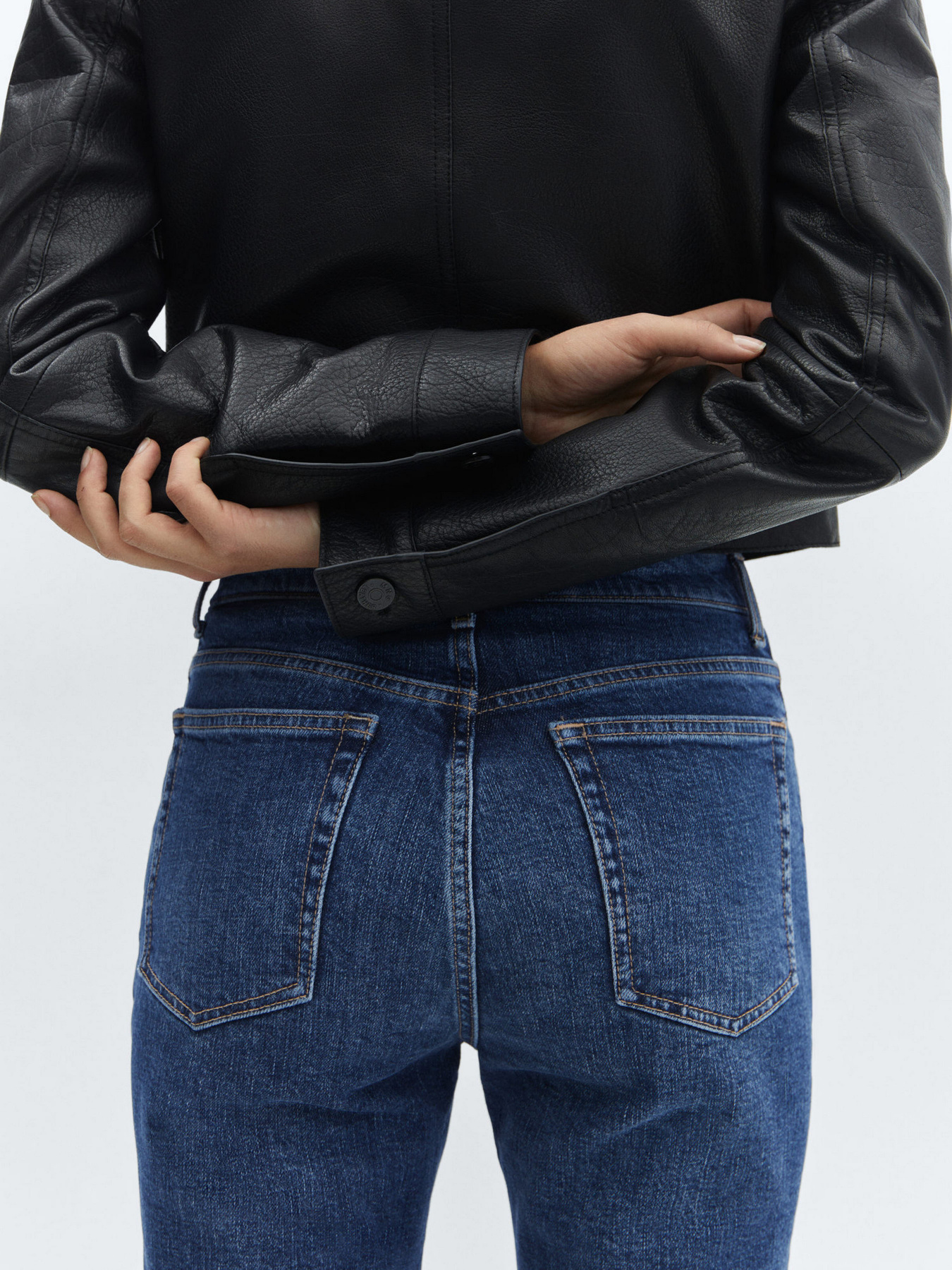 Зауженные джинсы MANGO Claudia модель 67000680_TO Фото