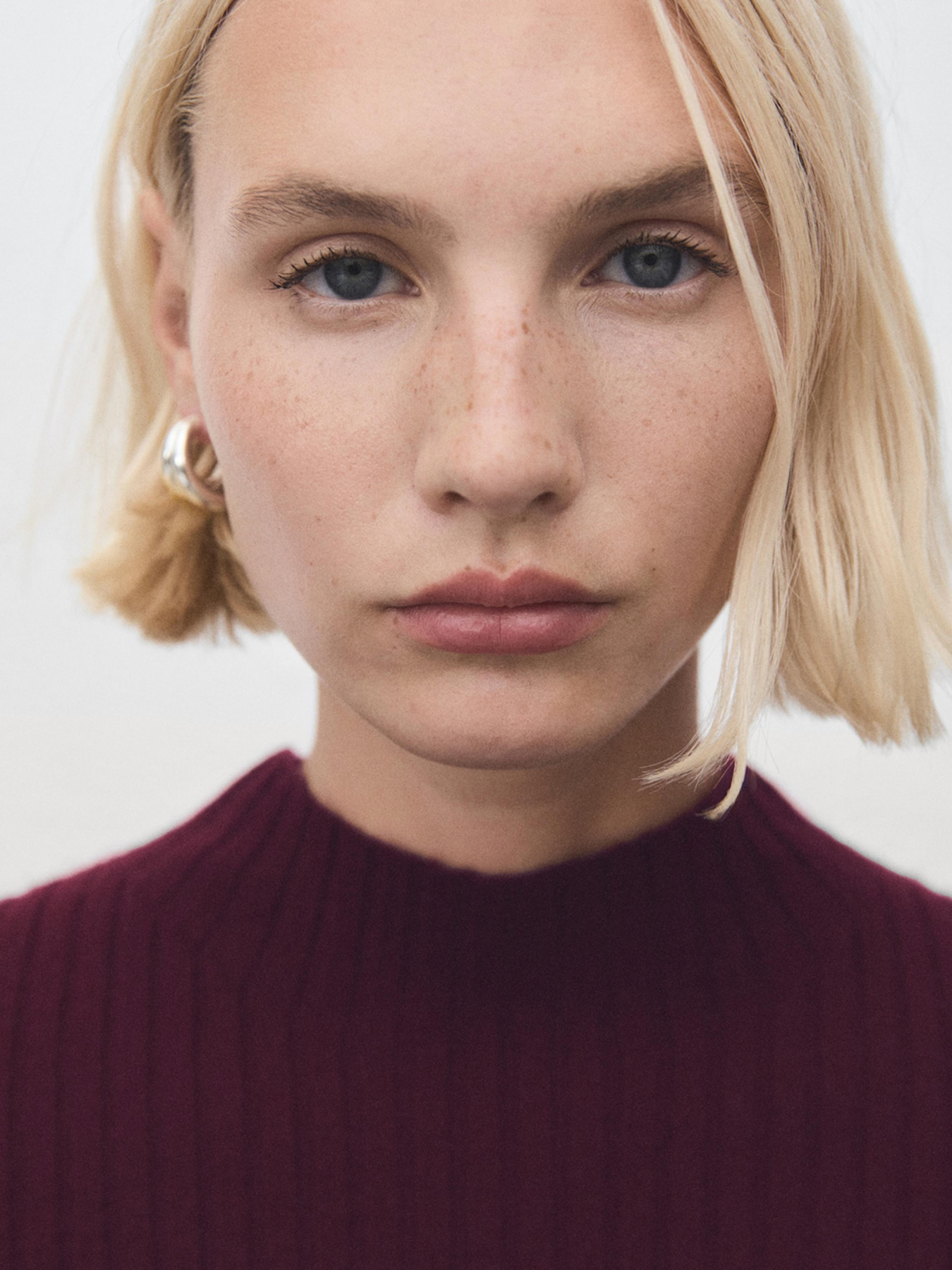 Платье миди MANGO модель 17067801_77 Платье миди MANGO модель 17067801_77 Фото