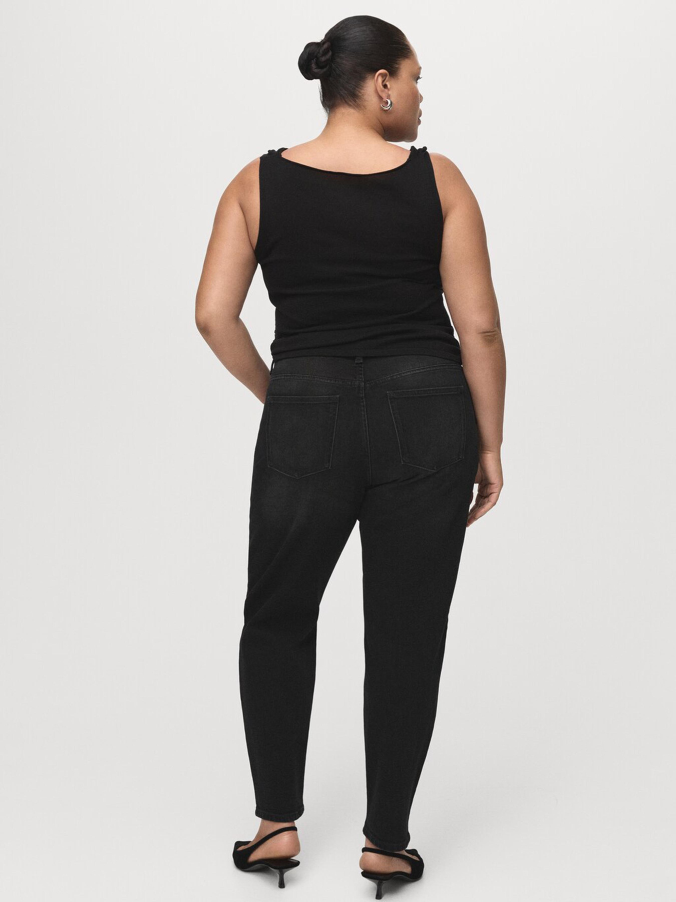 Завужені джинси MANGO модель 27011238_TN Фото