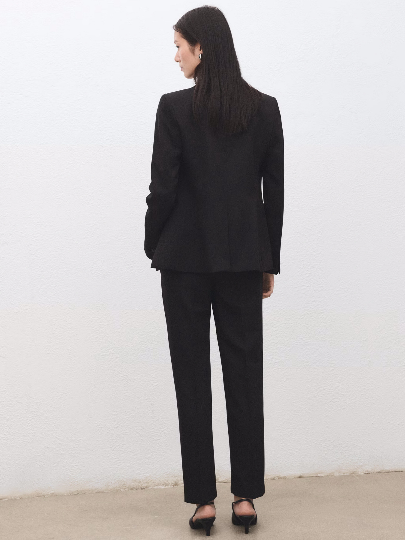 Классические штаны MANGO модель 27021297_99 Классические штаны MANGO модель 27021297_99 Фото