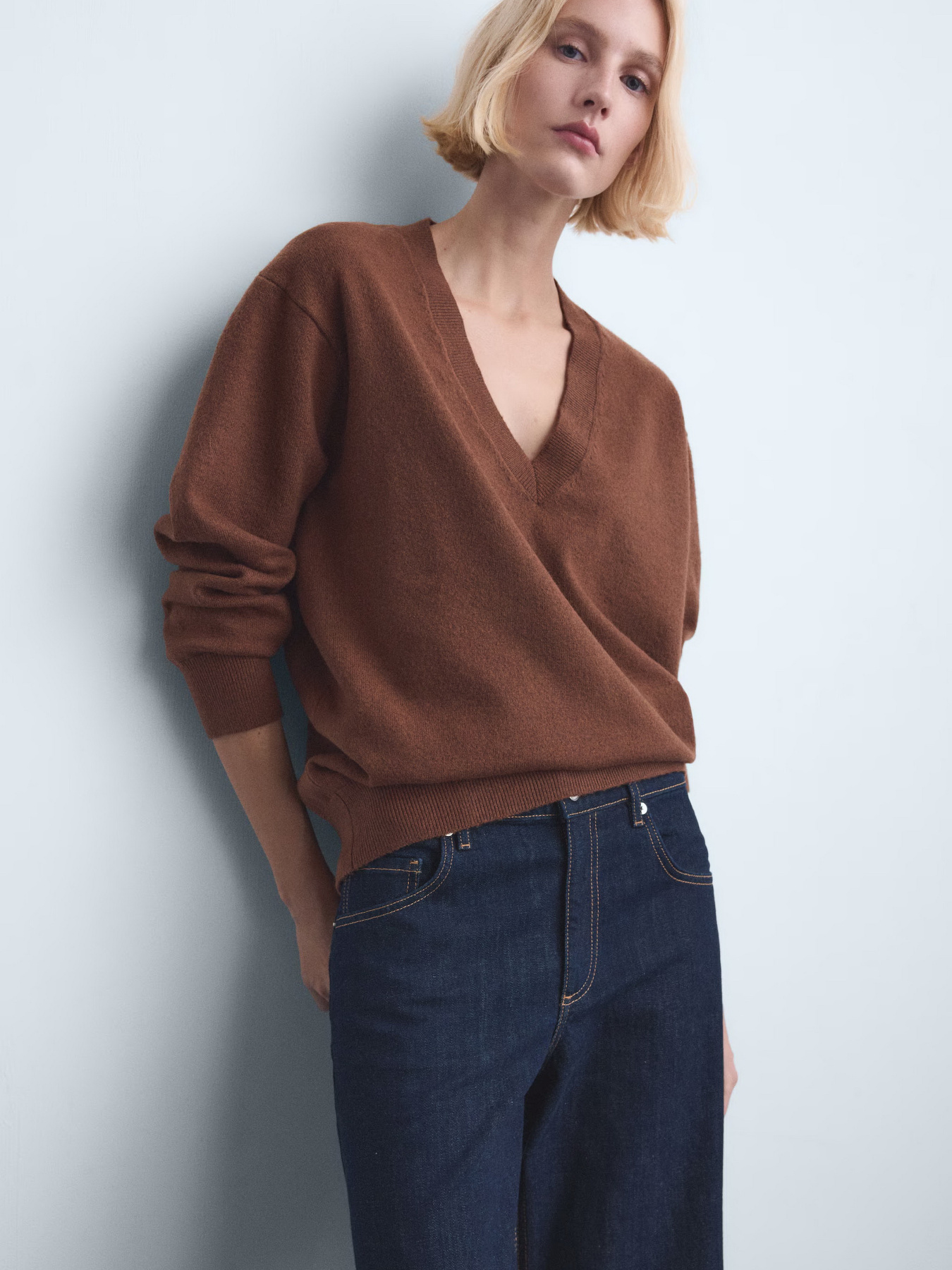 Расклешенные джинсы MANGO модель 27041229_TS Фото