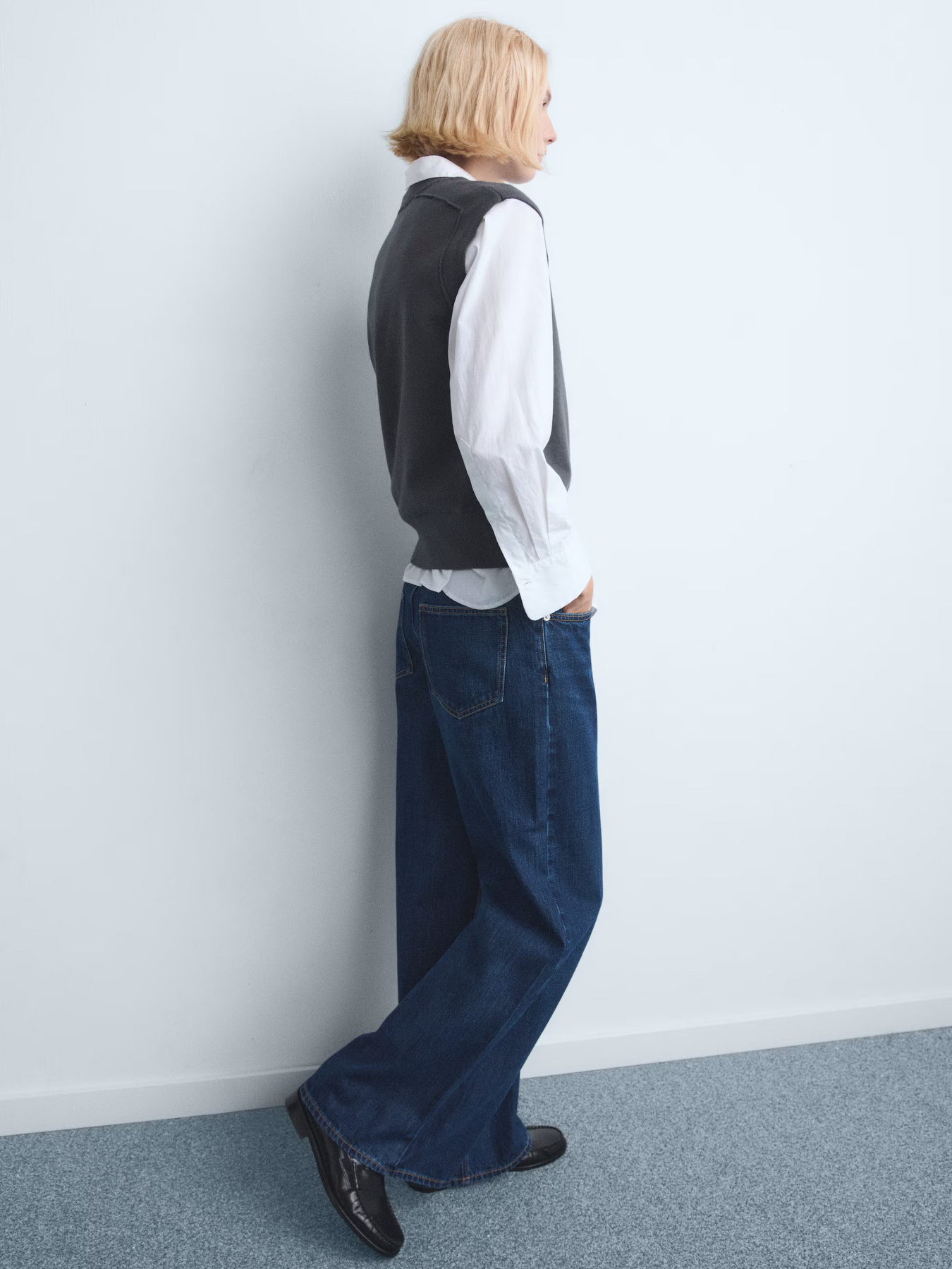 Расклешенные джинсы MANGO модель 27081230_TO Фото