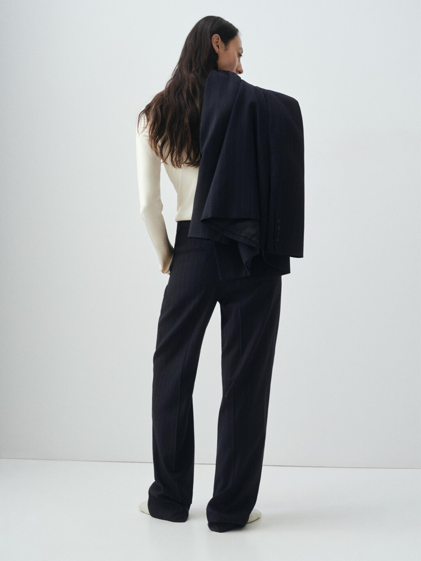 Класичні штани MANGO модель 17006369_56 Фото