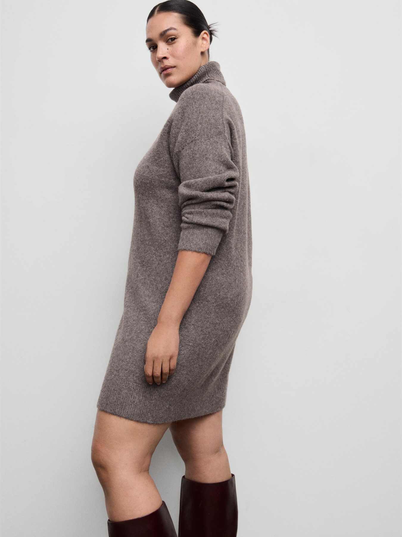 Платье мини MANGO модель 27081215_35 Фото