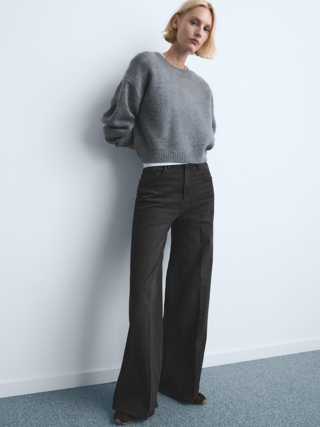 Расклешенные джинсы MANGO модель 27021196_TN Фото