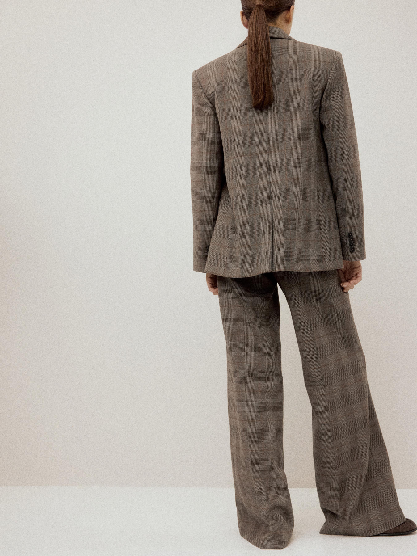 Брюки классические MANGO модель 27031325_30 Фото