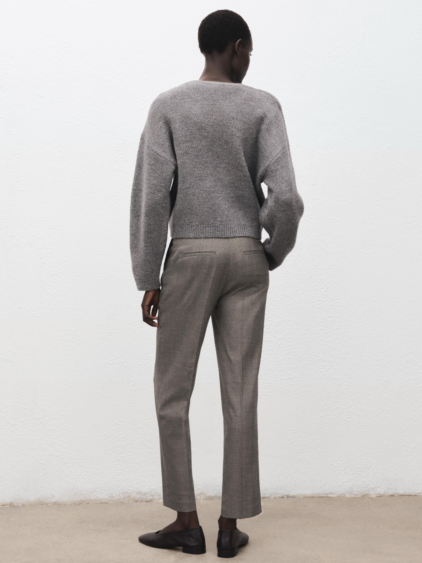 Классические штаны MANGO модель 27071264_91 Фото