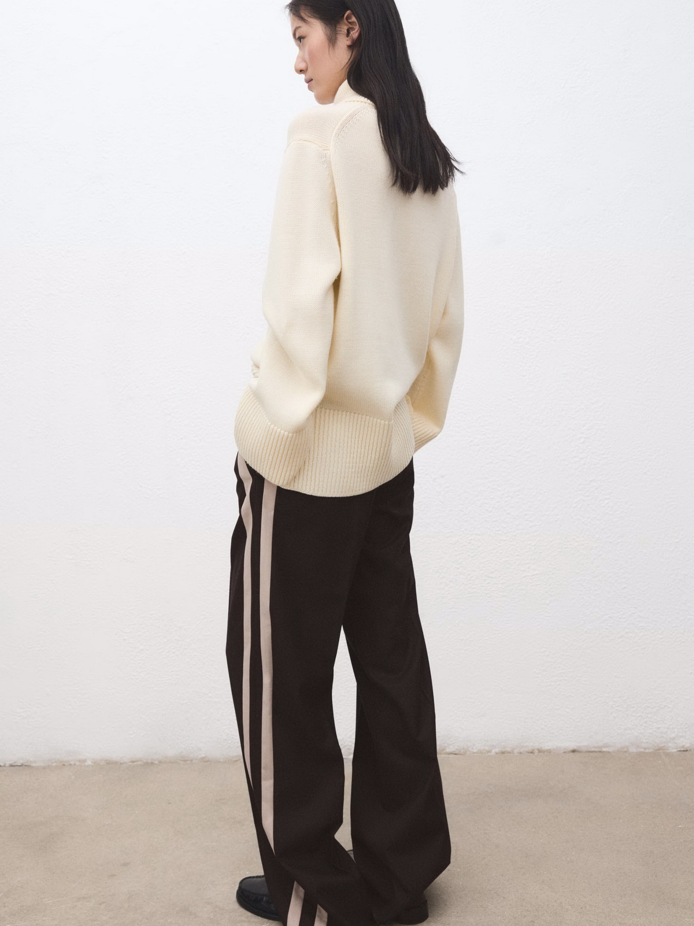 Повседневные штаны MANGO модель 27021296_32 Фото