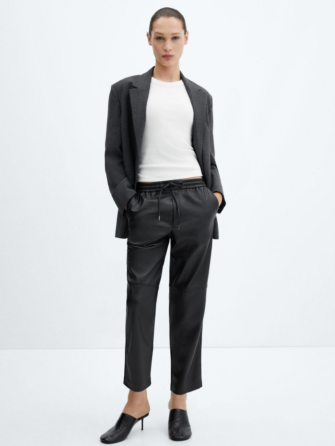 Повсякденні штани MANGO Apple модель 67090467_99 Повсякденні штани MANGO Apple модель 67090467_99 Фото