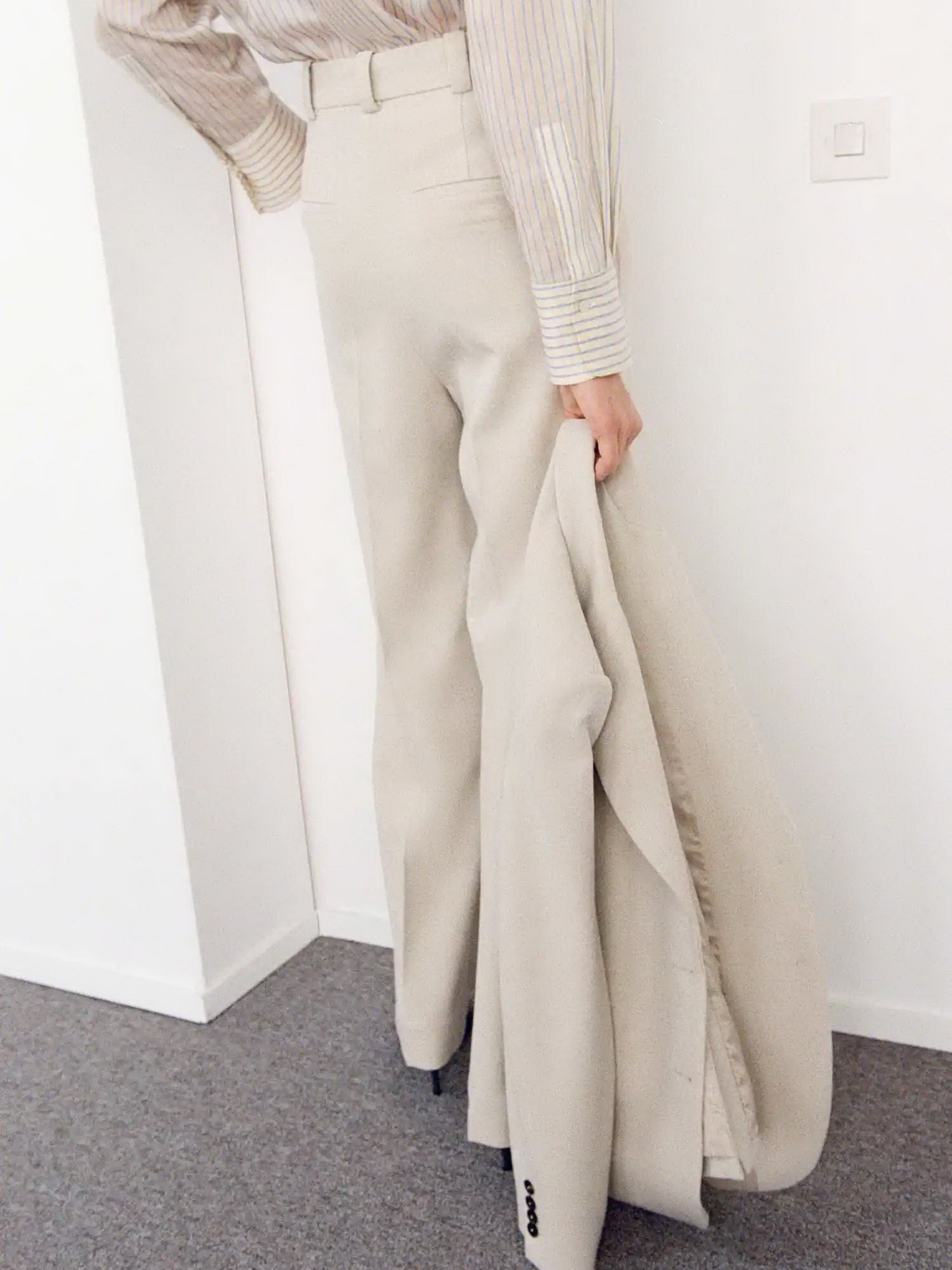 Класичні штани MANGO модель 27083333_4 Фото