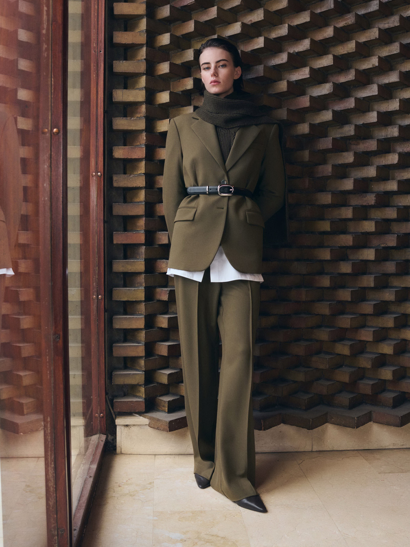 Классические штаны MANGO модель 27083333_37 Фото