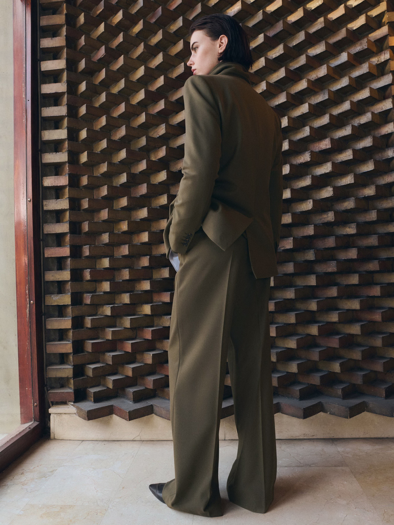 Классические штаны MANGO модель 27083333_37 Фото