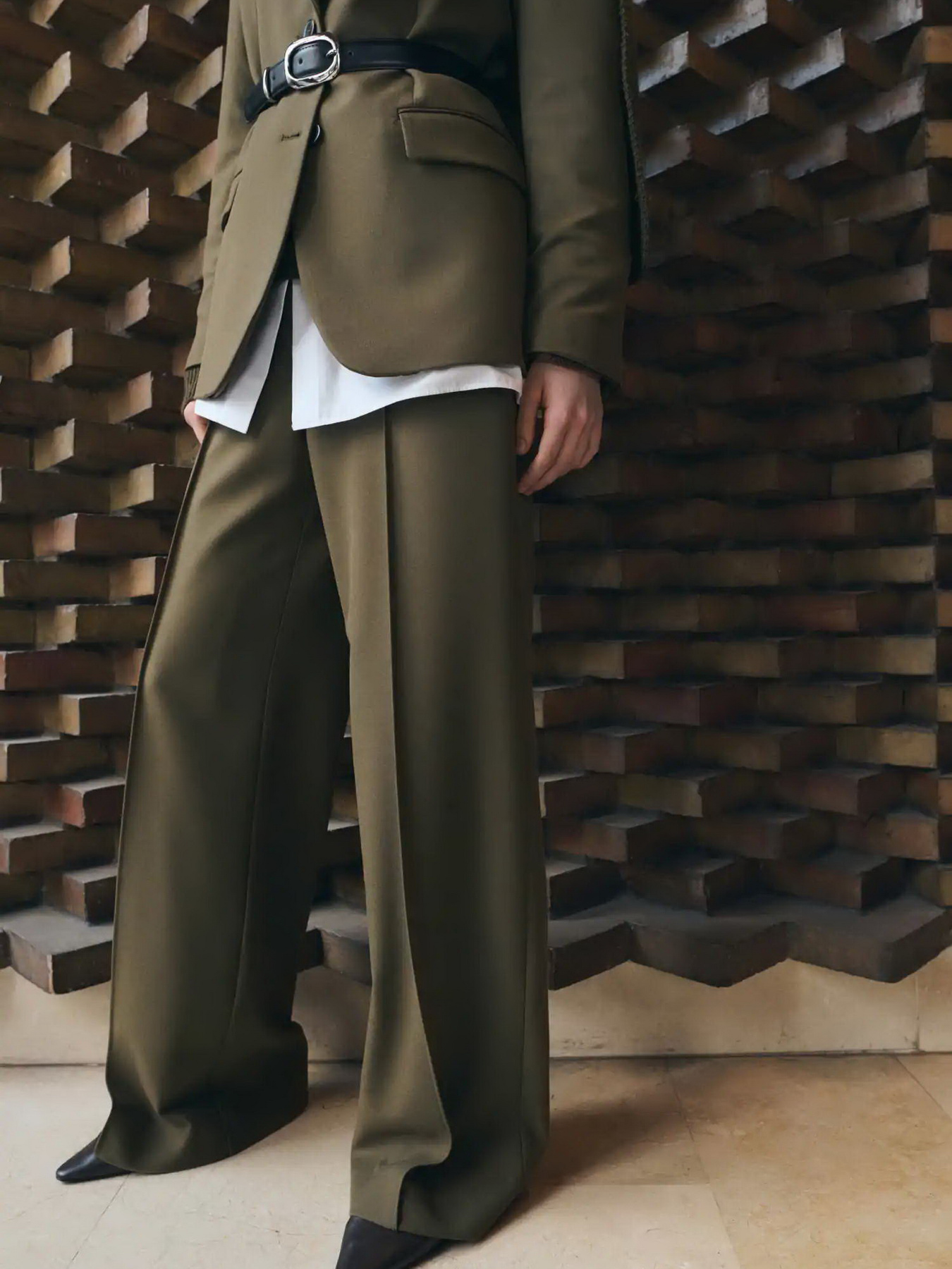 Классические штаны MANGO модель 27083333_37 Фото