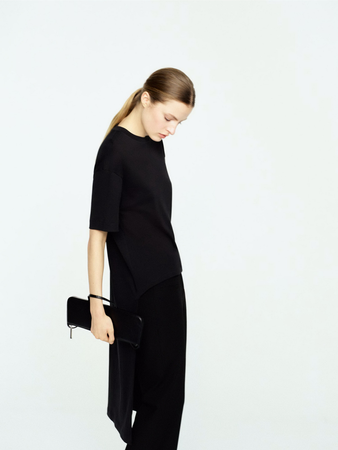 Футболка MANGO модель 27053342_99 Футболка MANGO модель 27053342_99 Фото